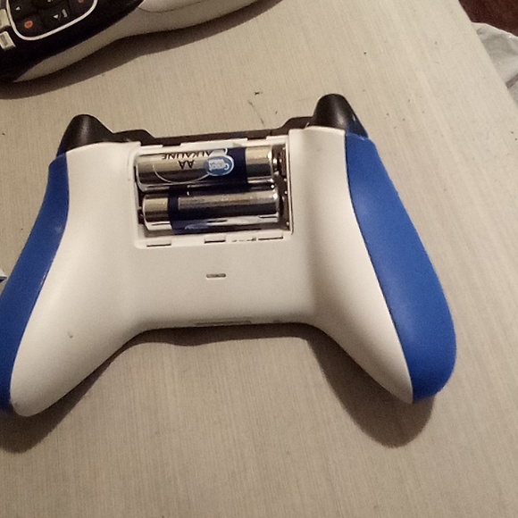 Bluetooth Xbox controller - Picture 4 of 4